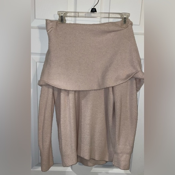 Pink Blush Loft, sweater, button, detail on sleeves, size, medium - Picture 1 of 3